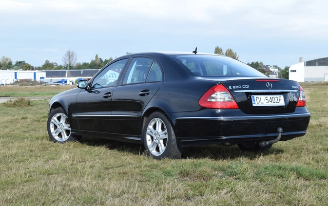 Mercedes-Benz Klasa E cena 26900 przebieg: 332000, rok produkcji 2007 z Legnica małe 596